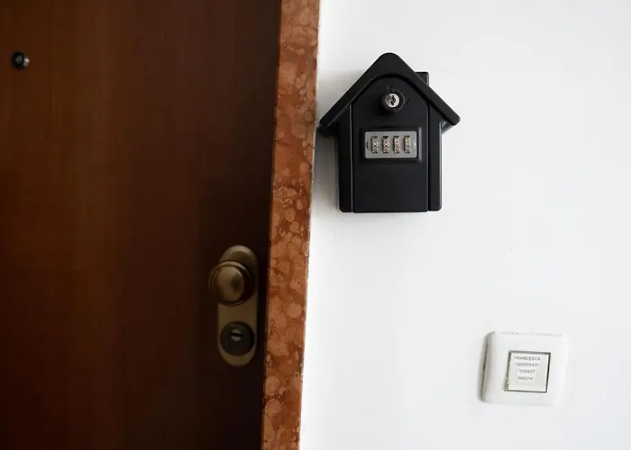 Apartament Away From